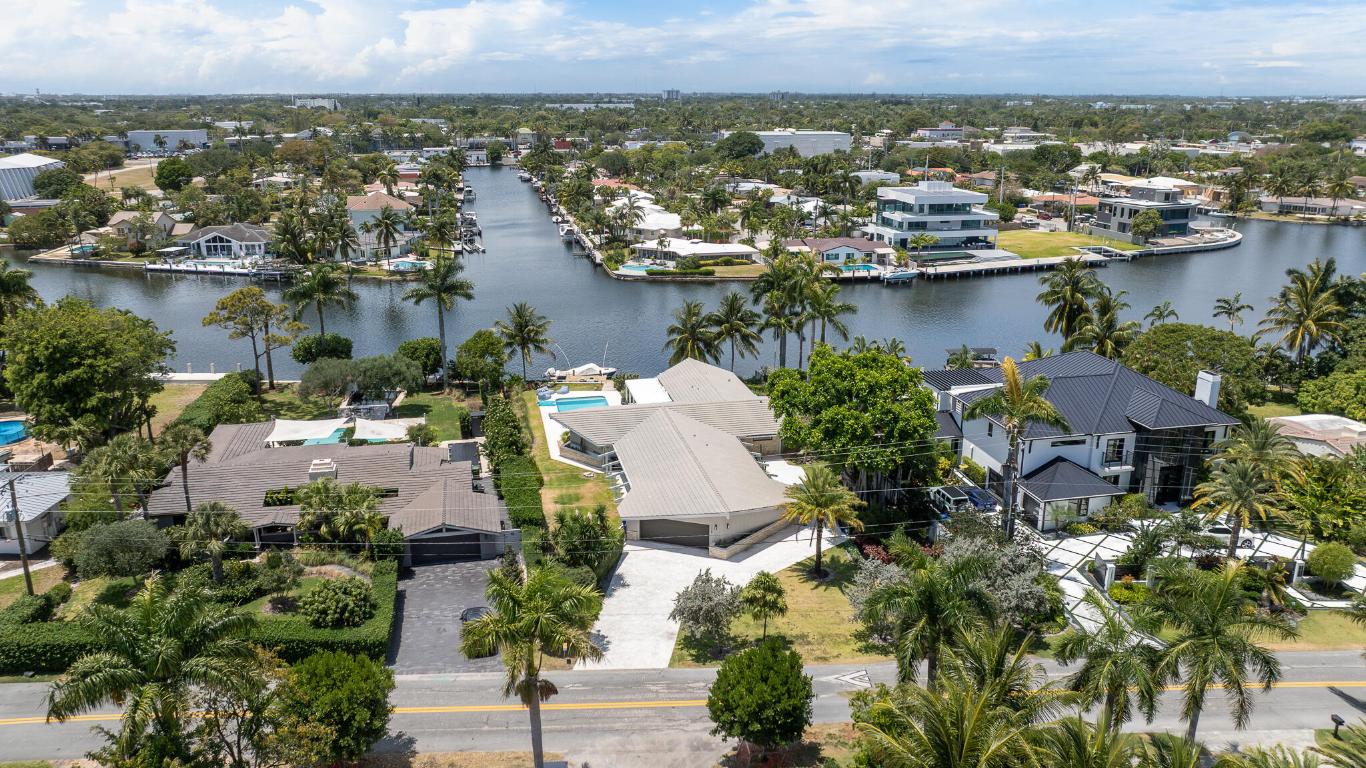 1425 Middle River Drive