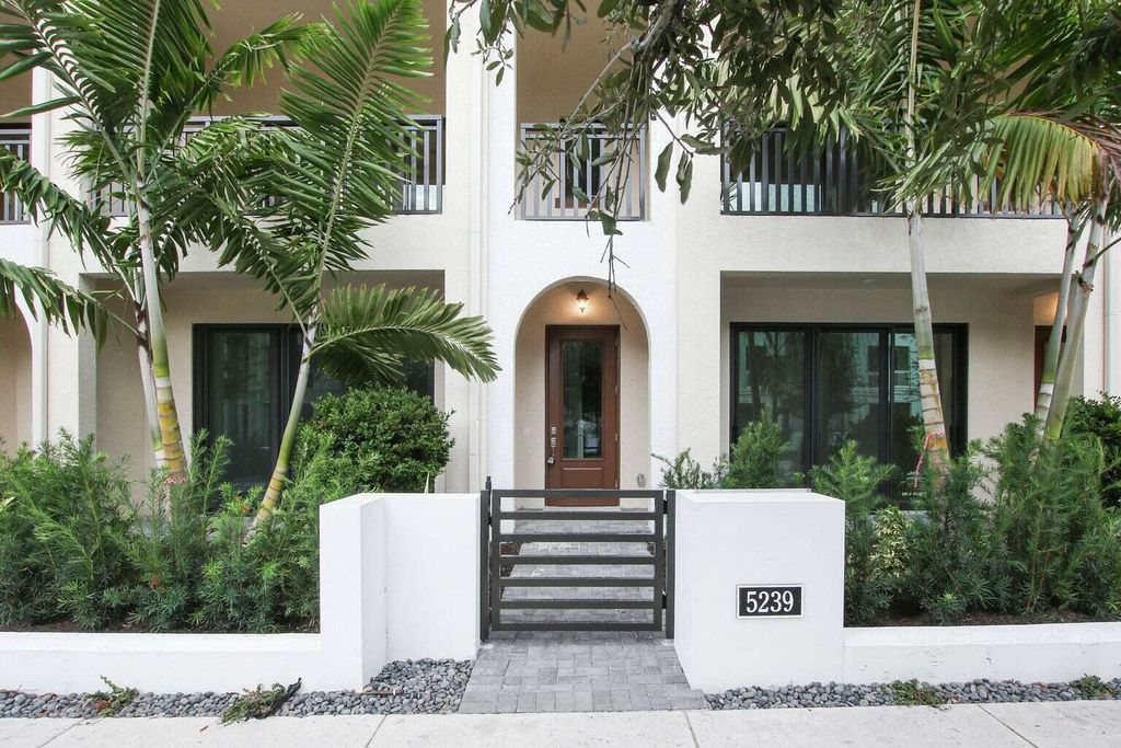 Photo of 5239 Beckman Terrace, Palm Beach Gardens, FL 33418 (MLS # R10973407)