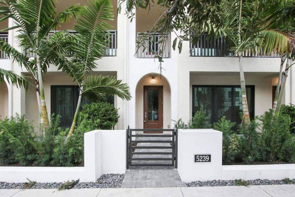 Photo of 5239 Beckman Terrace, Palm Beach Gardens, FL 33418 (MLS # R10973407)