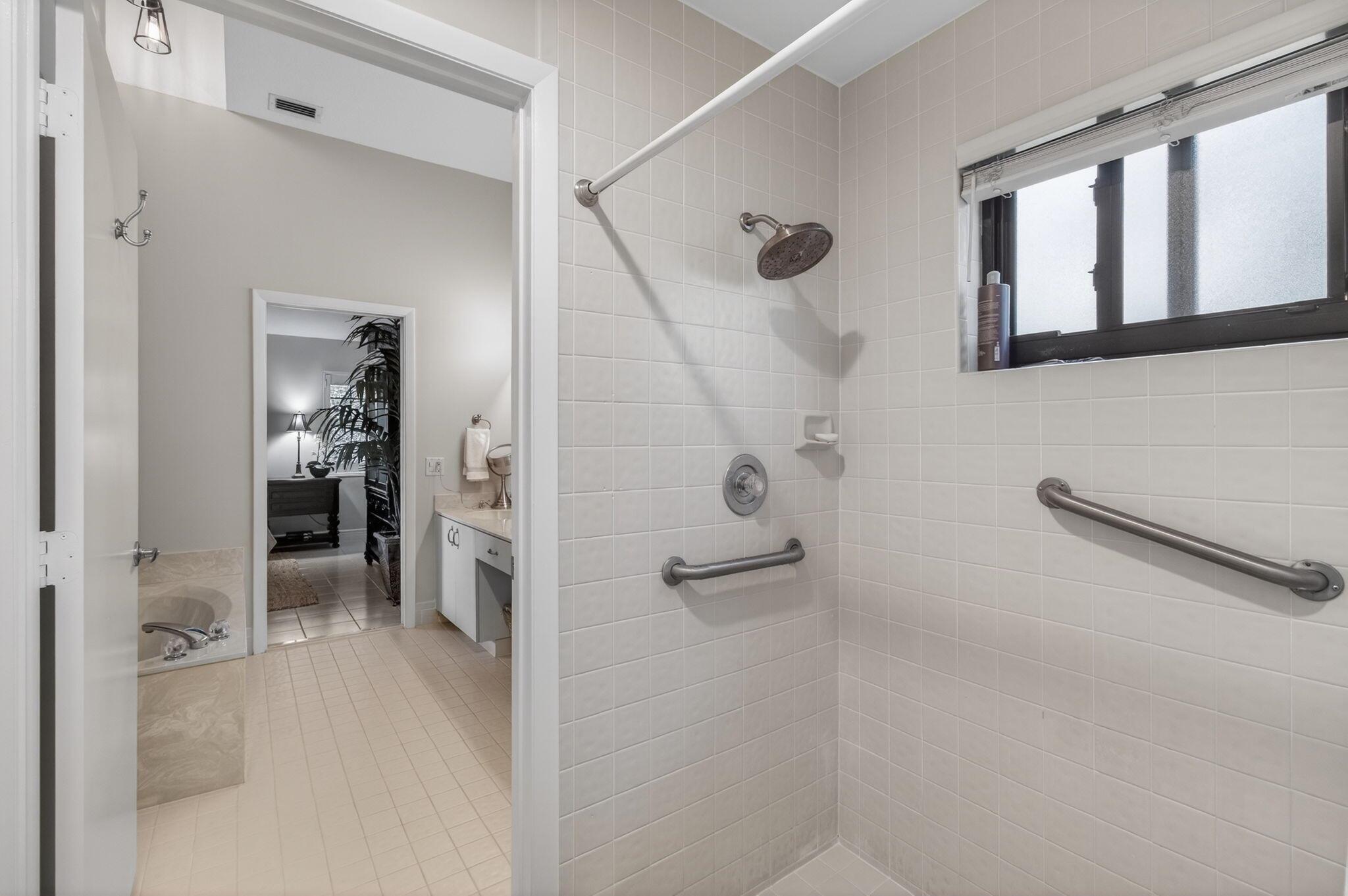 WINDWARD PALM BEACH - Residential