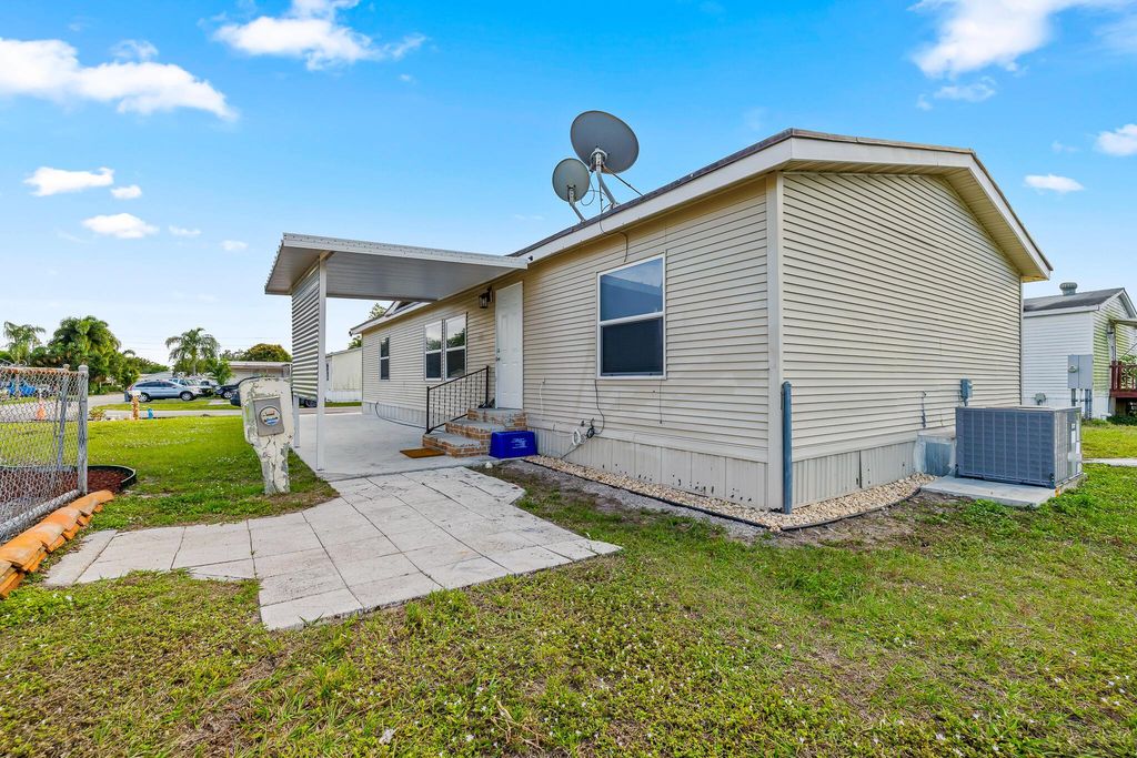 Photo of 11831 Bay Place, Boca Raton, FL 33428 (MLS # R11093542)