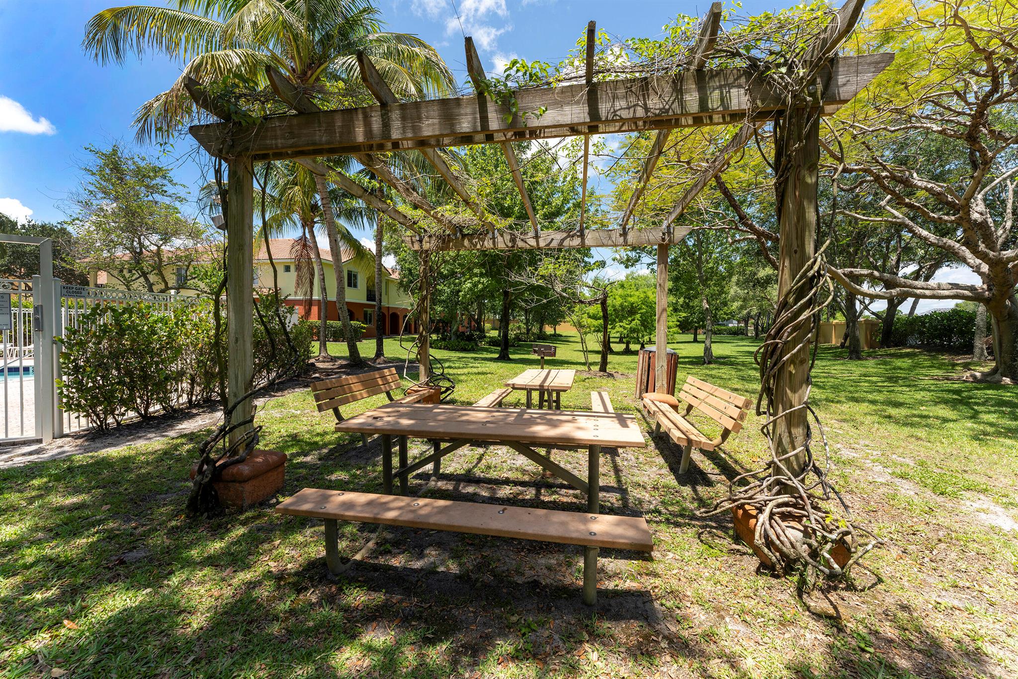 VILABELLA CENTRAL PARK CO - Residential