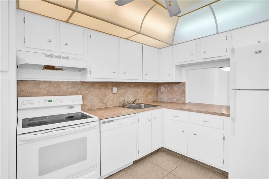 SANDS POINT - Residential