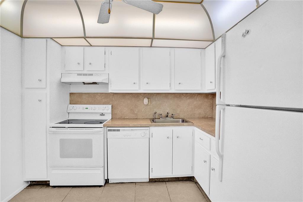 SANDS POINT - Residential