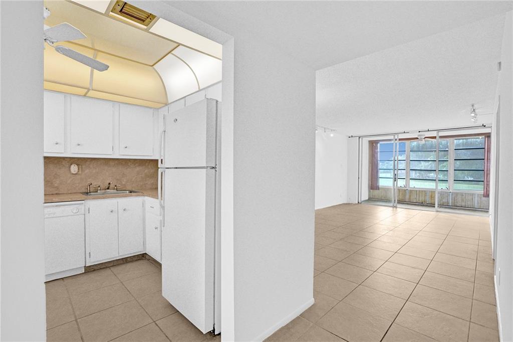 SANDS POINT - Residential