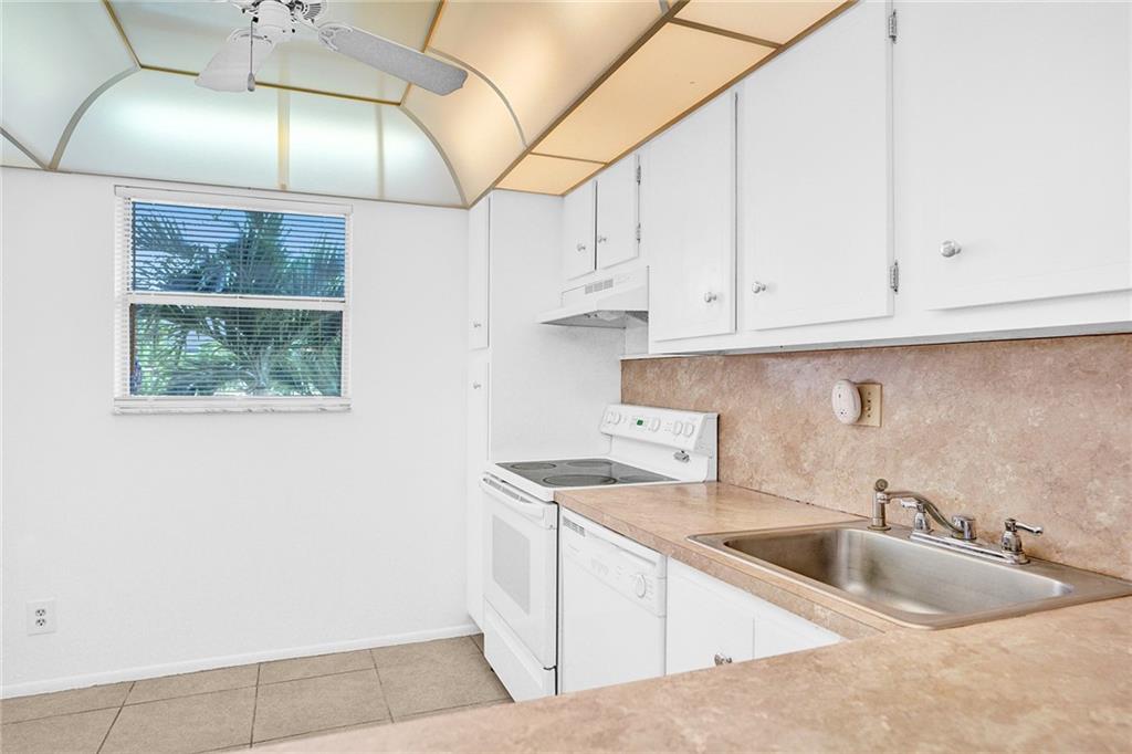 SANDS POINT - Residential