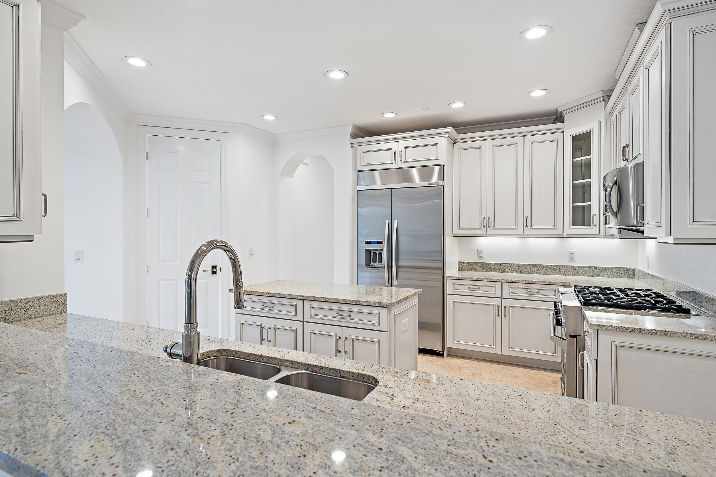 CARRIAGE HOMES AT FRENCHMANS HARBOR CONDO - Residential