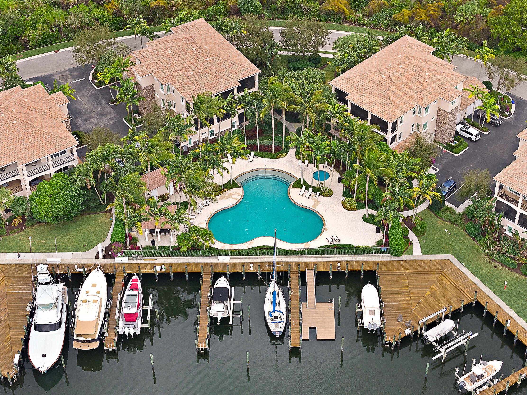 CARRIAGE HOMES AT FRENCHMANS HARBOR CONDO - Residential