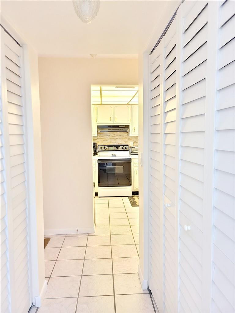 LAUDERDALE OAKS - Residential