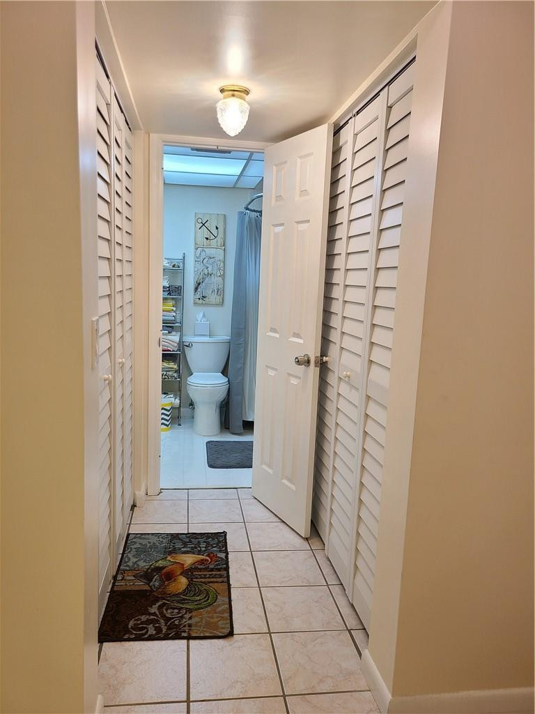 LAUDERDALE OAKS - Residential