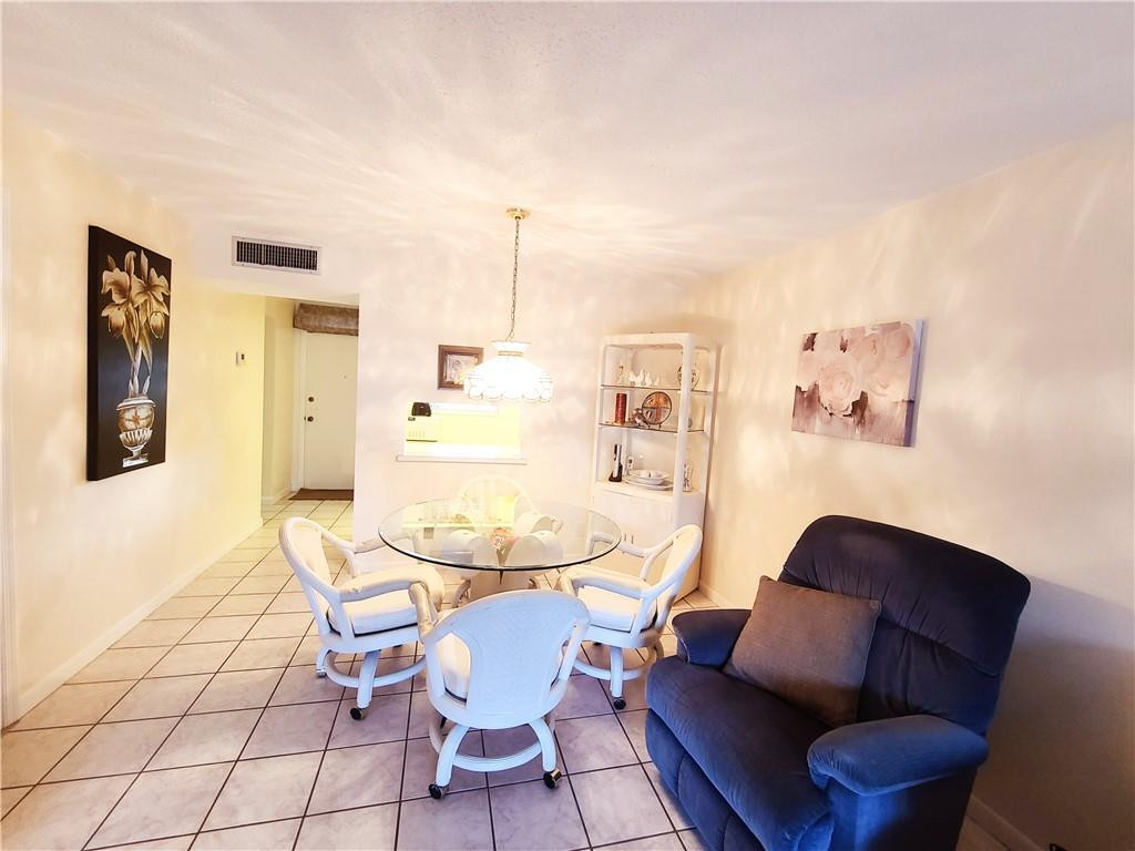 LAUDERDALE OAKS - Residential
