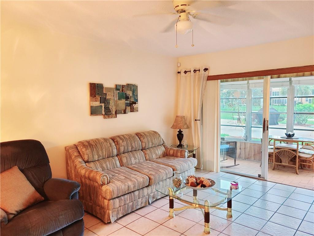 LAUDERDALE OAKS - Residential