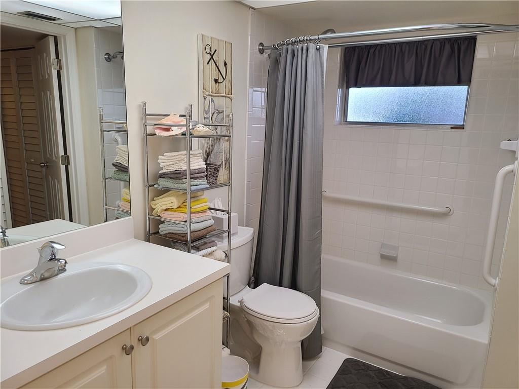 LAUDERDALE OAKS - Residential