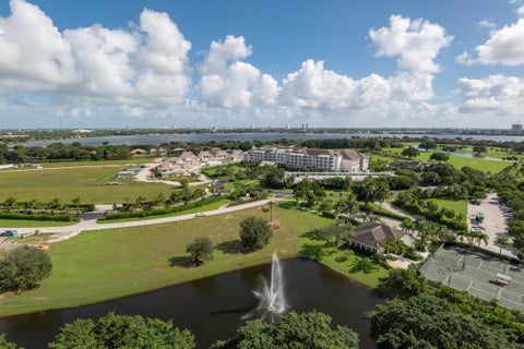 Tiny photo for 2480 Presidential Way #1804, West Palm Beach, FL 33401 (MLS # B26090621)