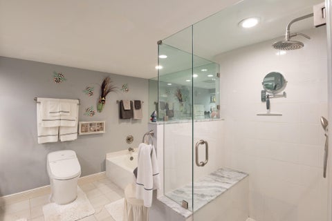 Tiny photo for 2480 Presidential Way #1804, West Palm Beach, FL 33401 (MLS # B26090621)