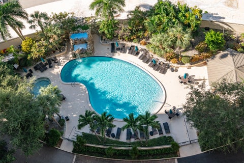 Tiny photo for 2480 Presidential Way #1804, West Palm Beach, FL 33401 (MLS # B26090621)