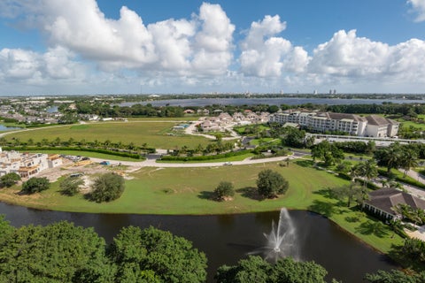 Tiny photo for 2480 Presidential Way #1804, West Palm Beach, FL 33401 (MLS # B26090621)