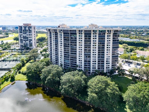 Tiny photo for 2480 Presidential Way #1804, West Palm Beach, FL 33401 (MLS # B26090621)