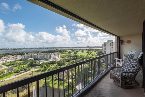 Tiny photo for 2480 Presidential Way #1804, West Palm Beach, FL 33401 (MLS # B26090621)