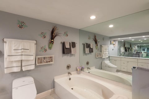 Tiny photo for 2480 Presidential Way #1804, West Palm Beach, FL 33401 (MLS # B26090621)