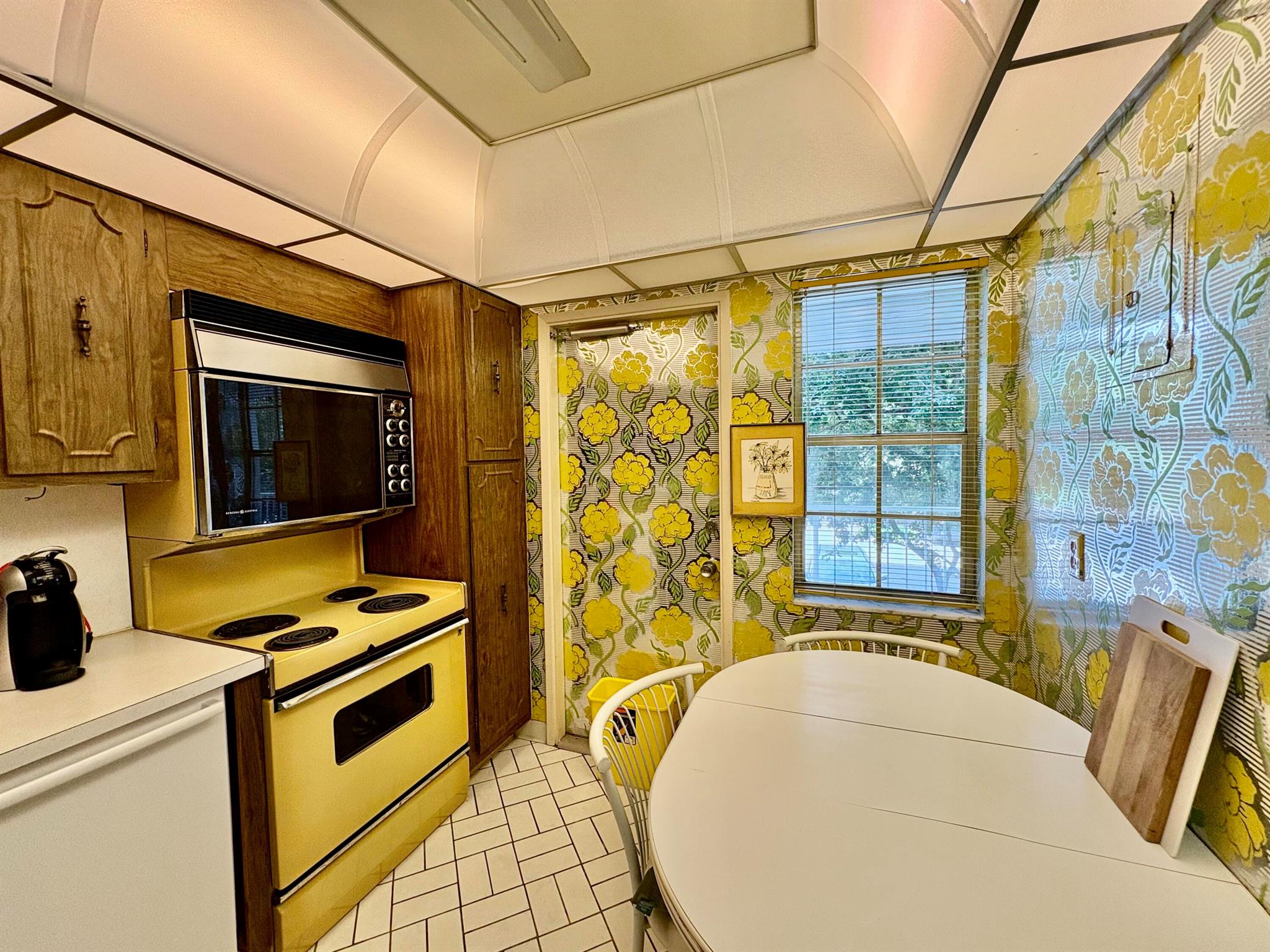 NO 42 PALM-AIRE COUNTRY C - Residential Lease