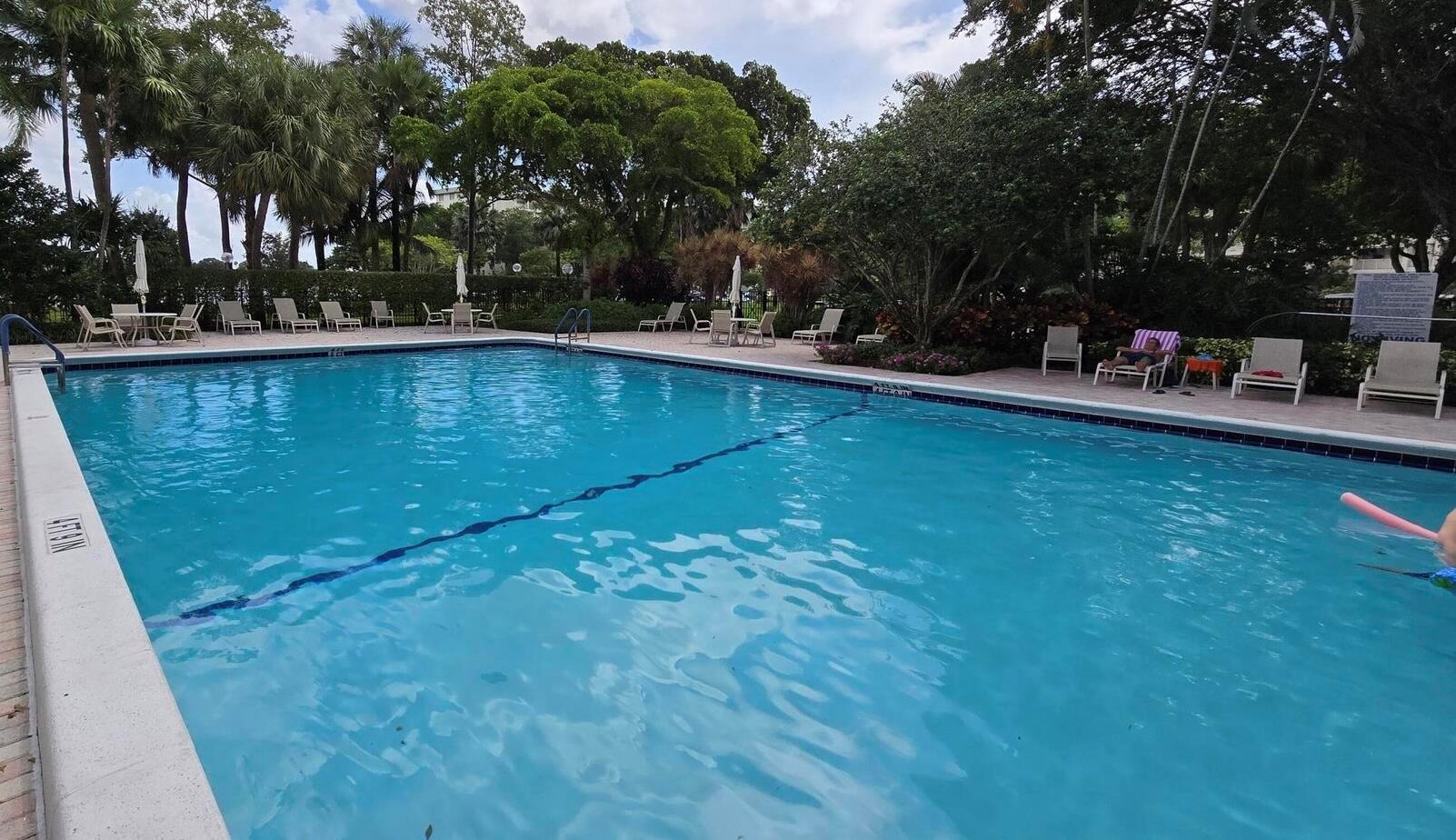 NO 42 PALM-AIRE COUNTRY C - Residential Lease