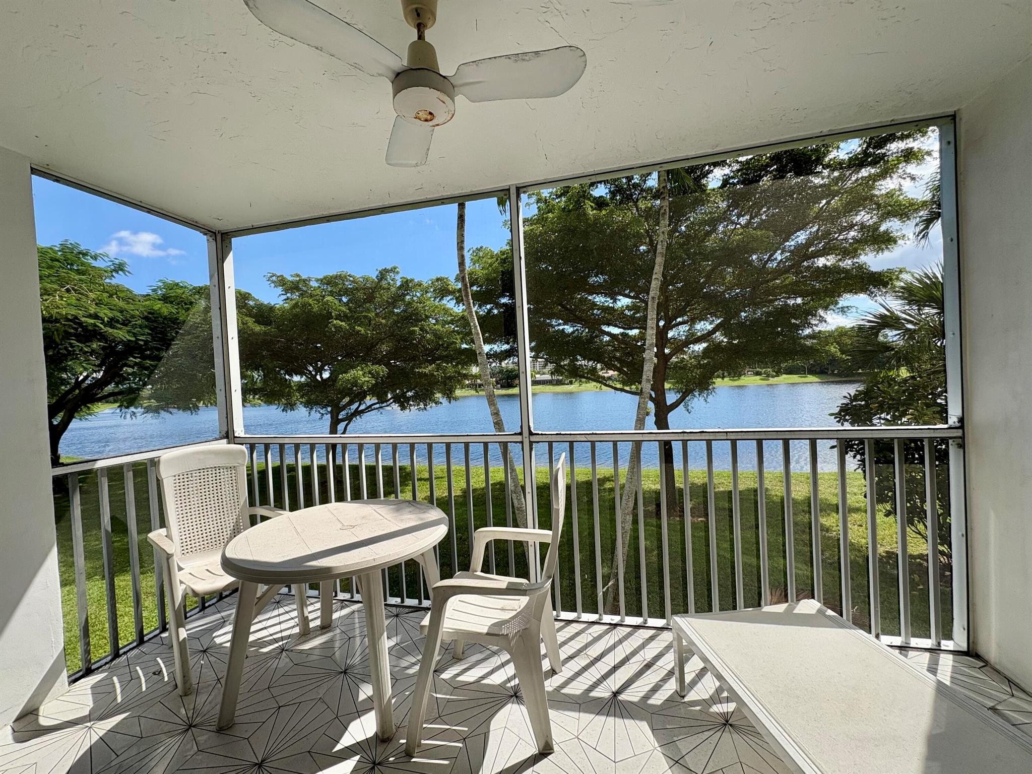 NO 42 PALM-AIRE COUNTRY C - Residential Lease