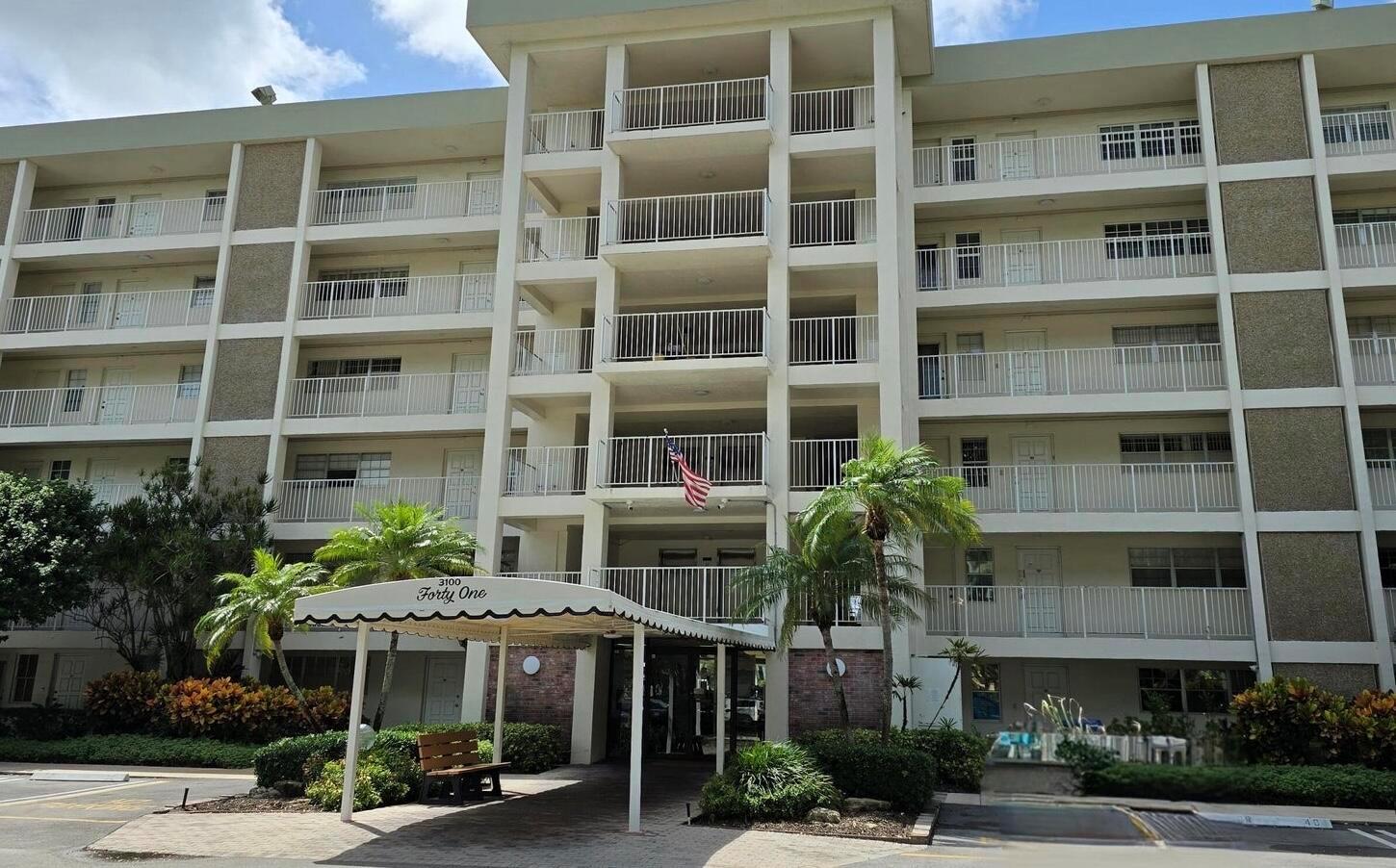 NO 42 PALM-AIRE COUNTRY C - Residential Lease