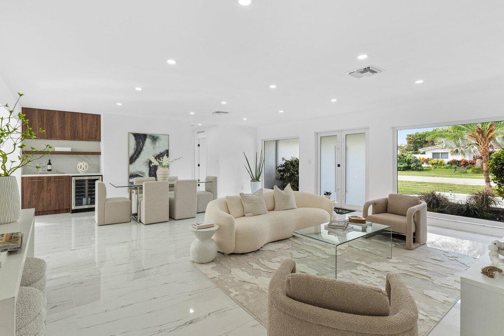 Photo of 406 SW 7th Terrace, Boca Raton, FL 33486 (MLS # R11061975)