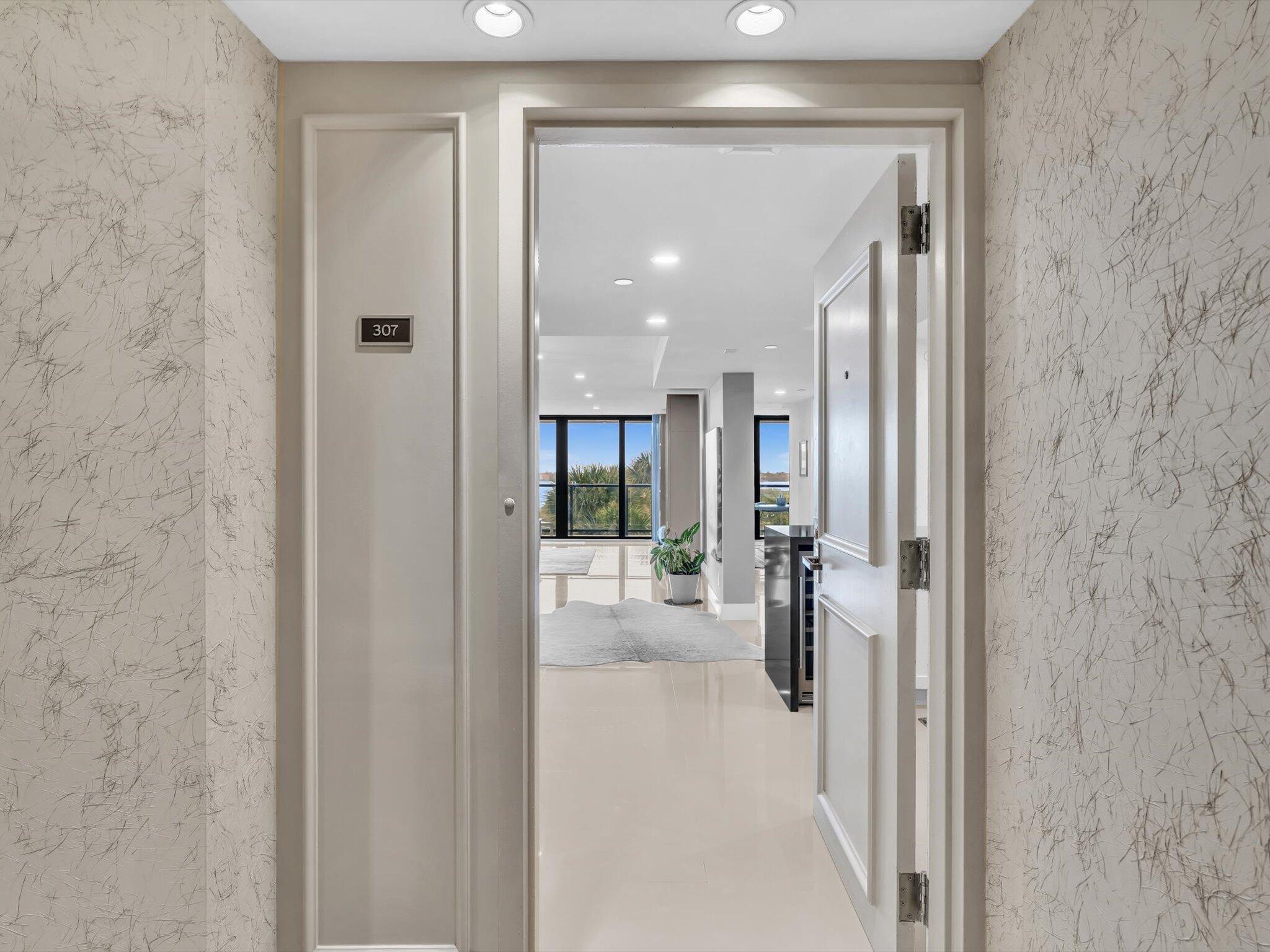 HALCYON OF PALM BEACH - Residential Lease