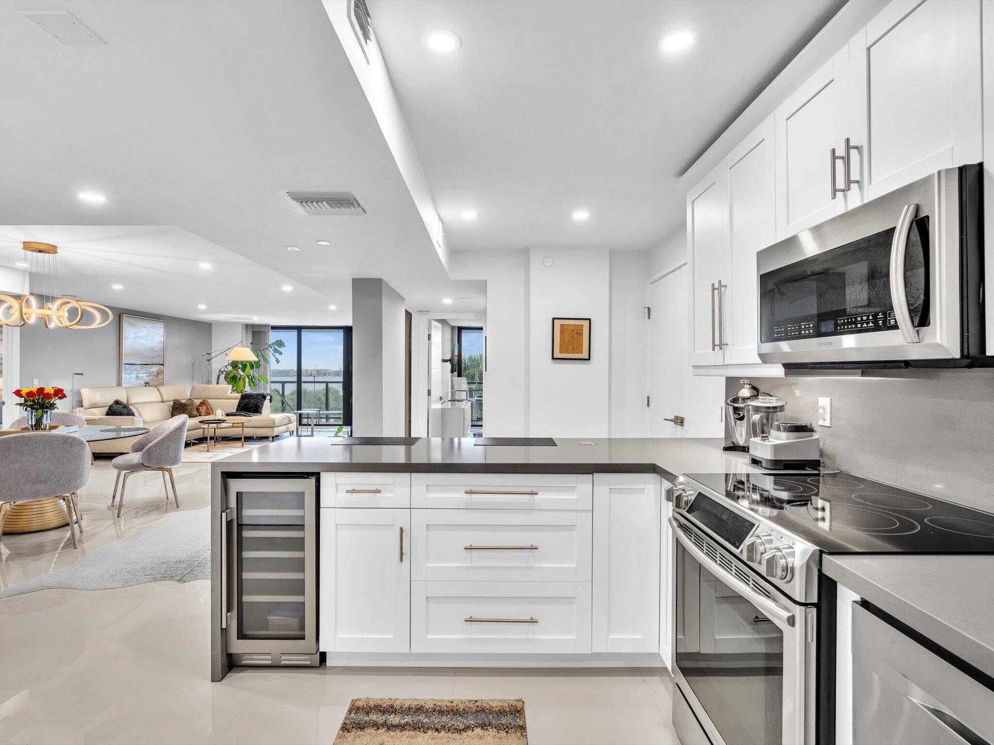 HALCYON OF PALM BEACH - Residential Lease