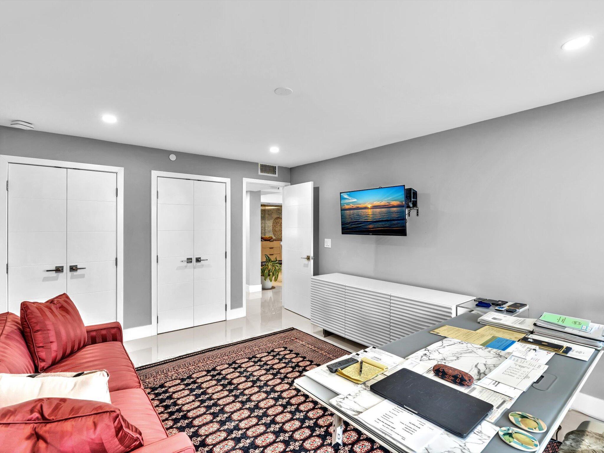 HALCYON OF PALM BEACH - Residential Lease