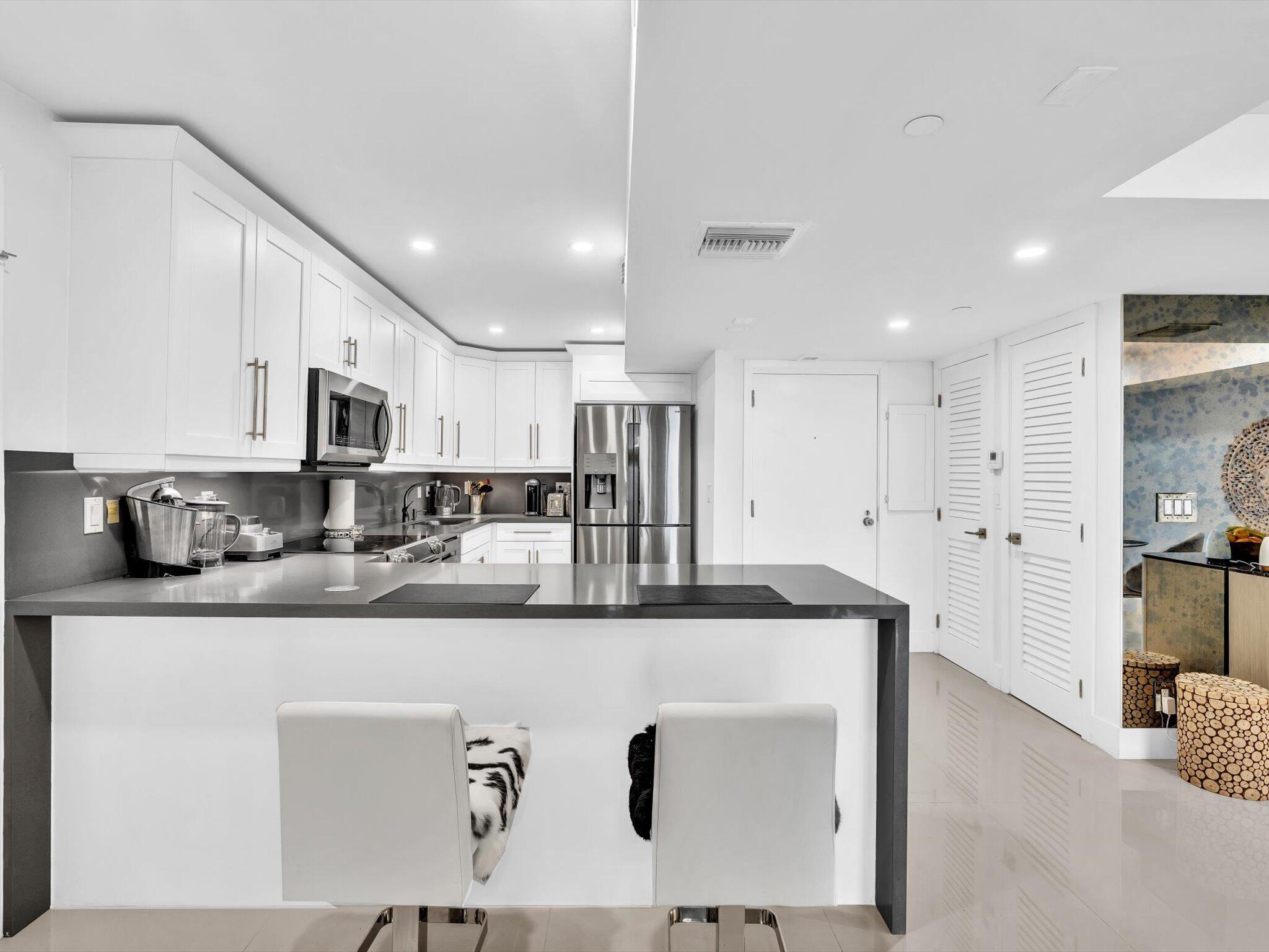 HALCYON OF PALM BEACH - Residential Lease