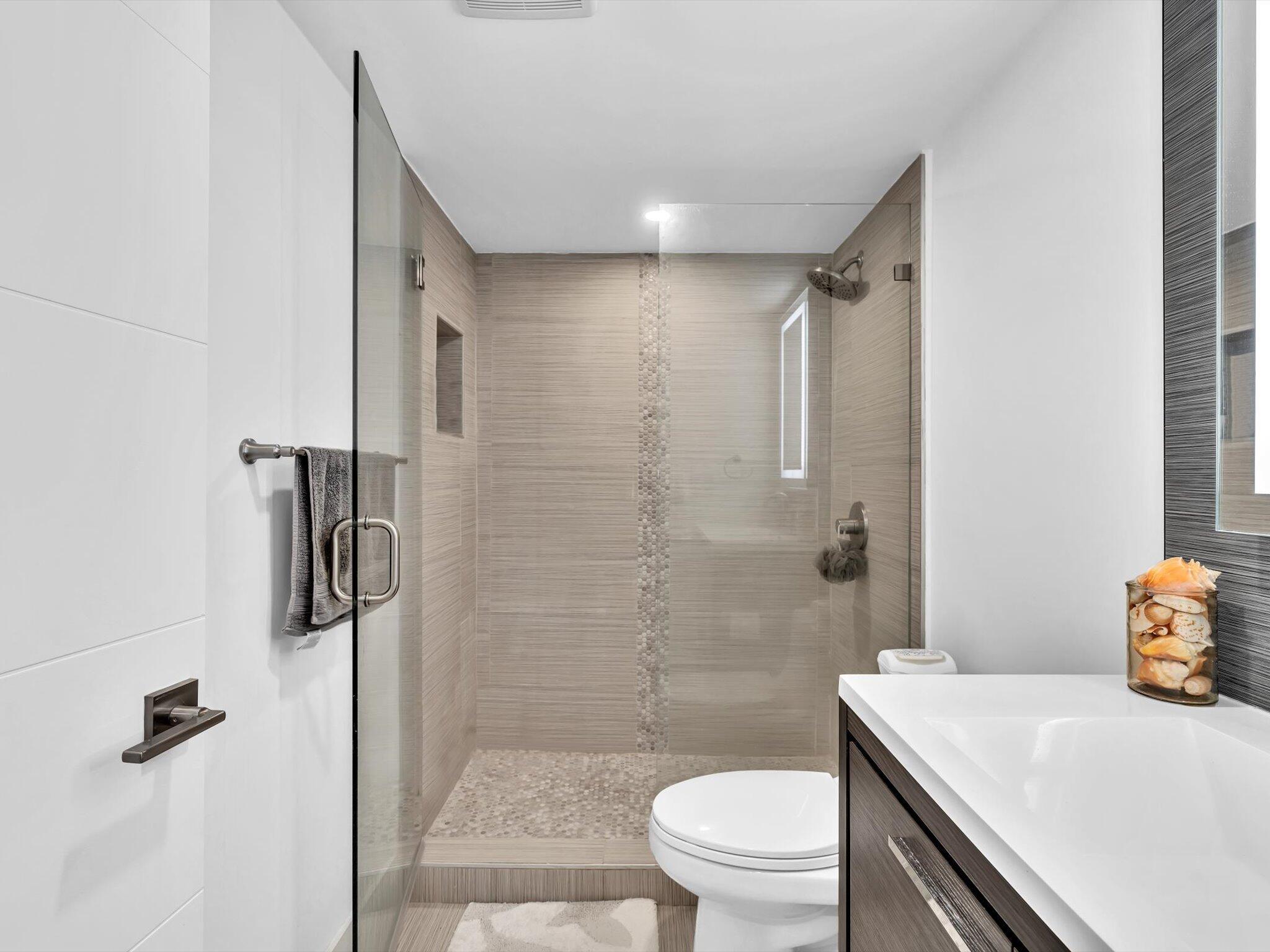 HALCYON OF PALM BEACH - Residential Lease