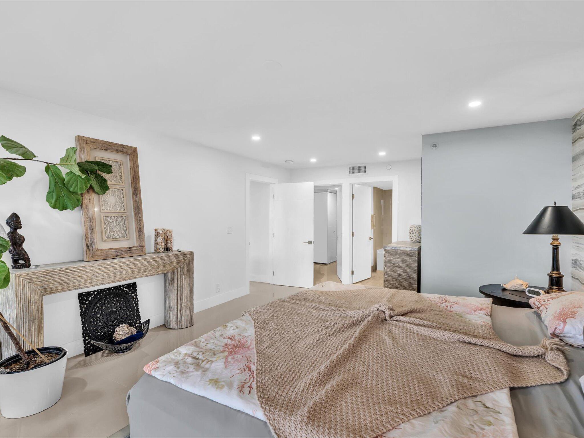 HALCYON OF PALM BEACH - Residential Lease