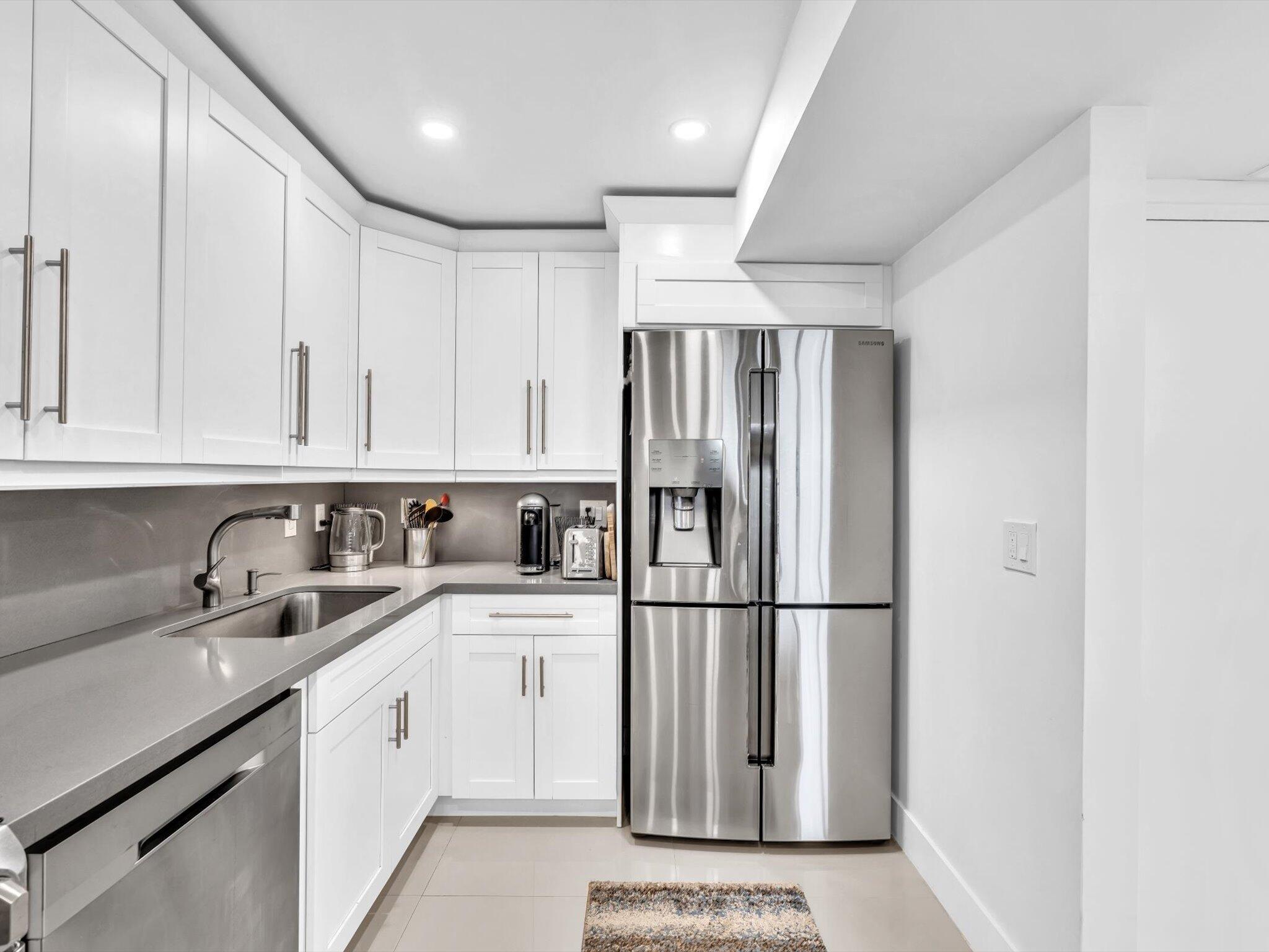 HALCYON OF PALM BEACH - Residential Lease