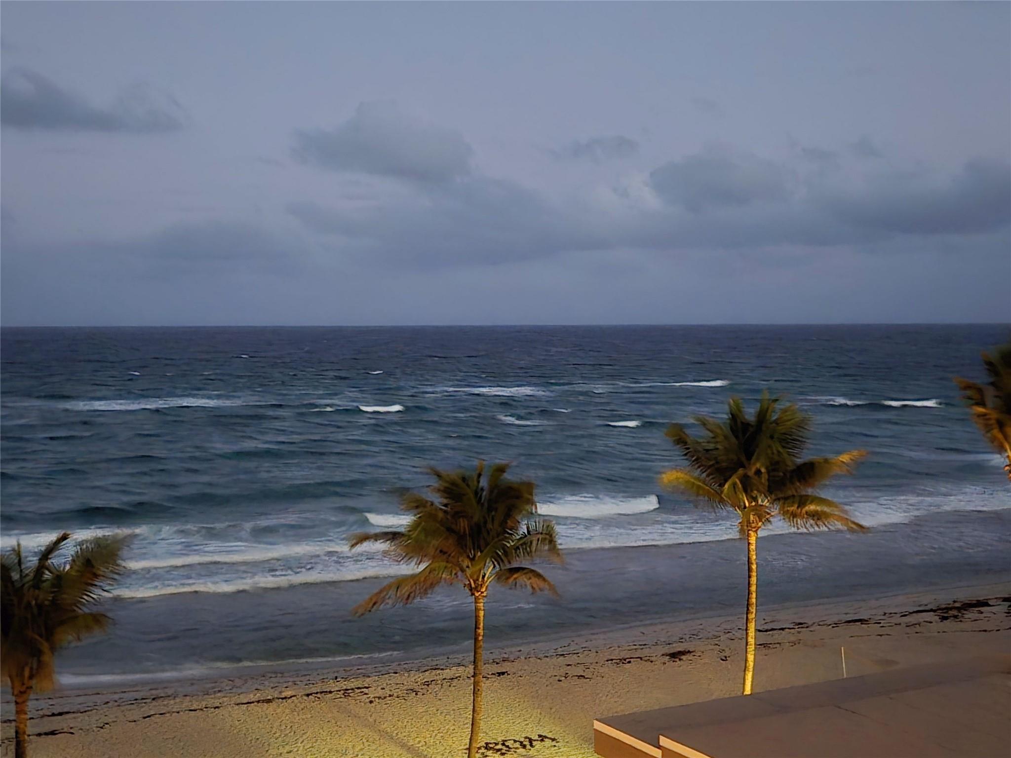 HILLSBORO COLONNADE - Residential Lease