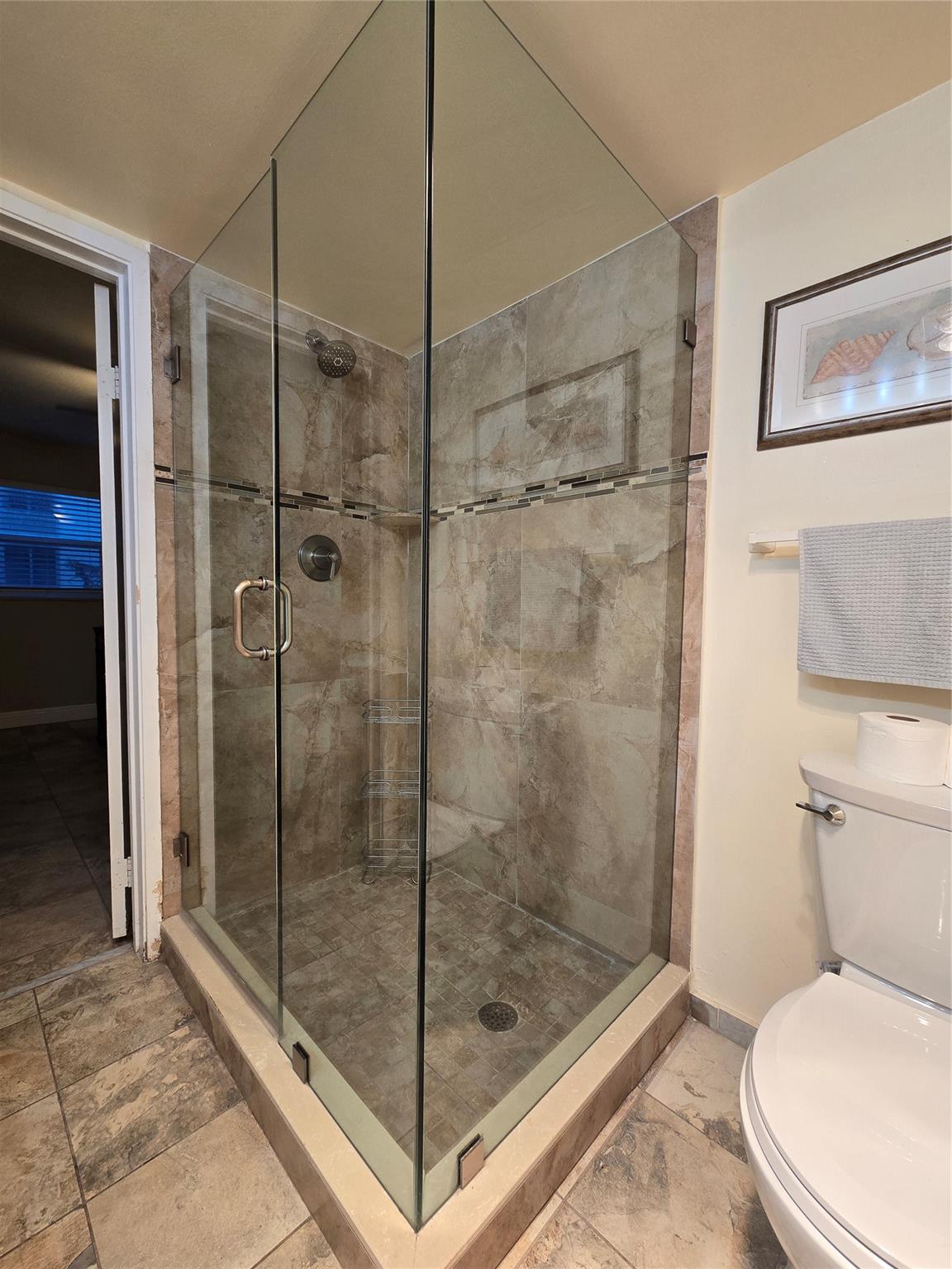 HILLSBORO COLONNADE - Residential Lease