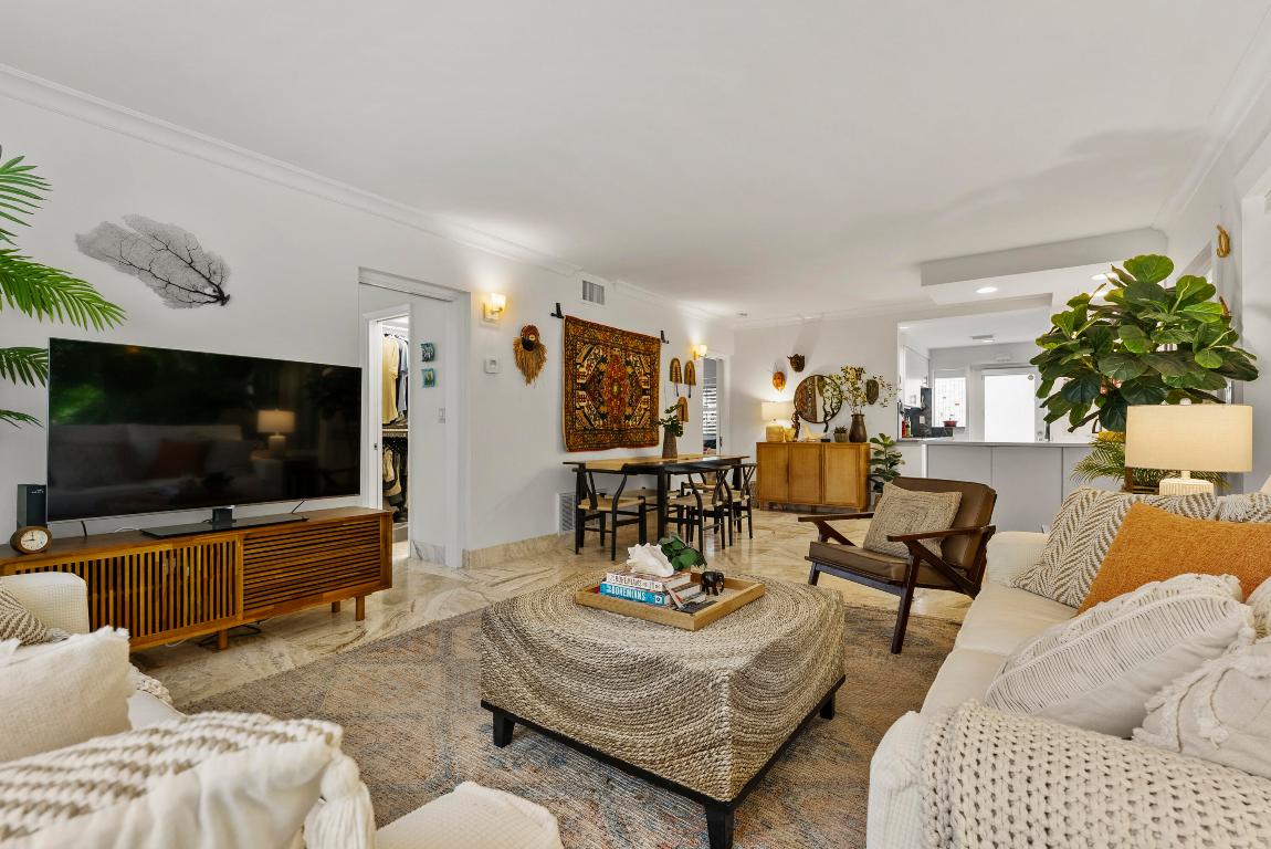 SHORELAND - Residential