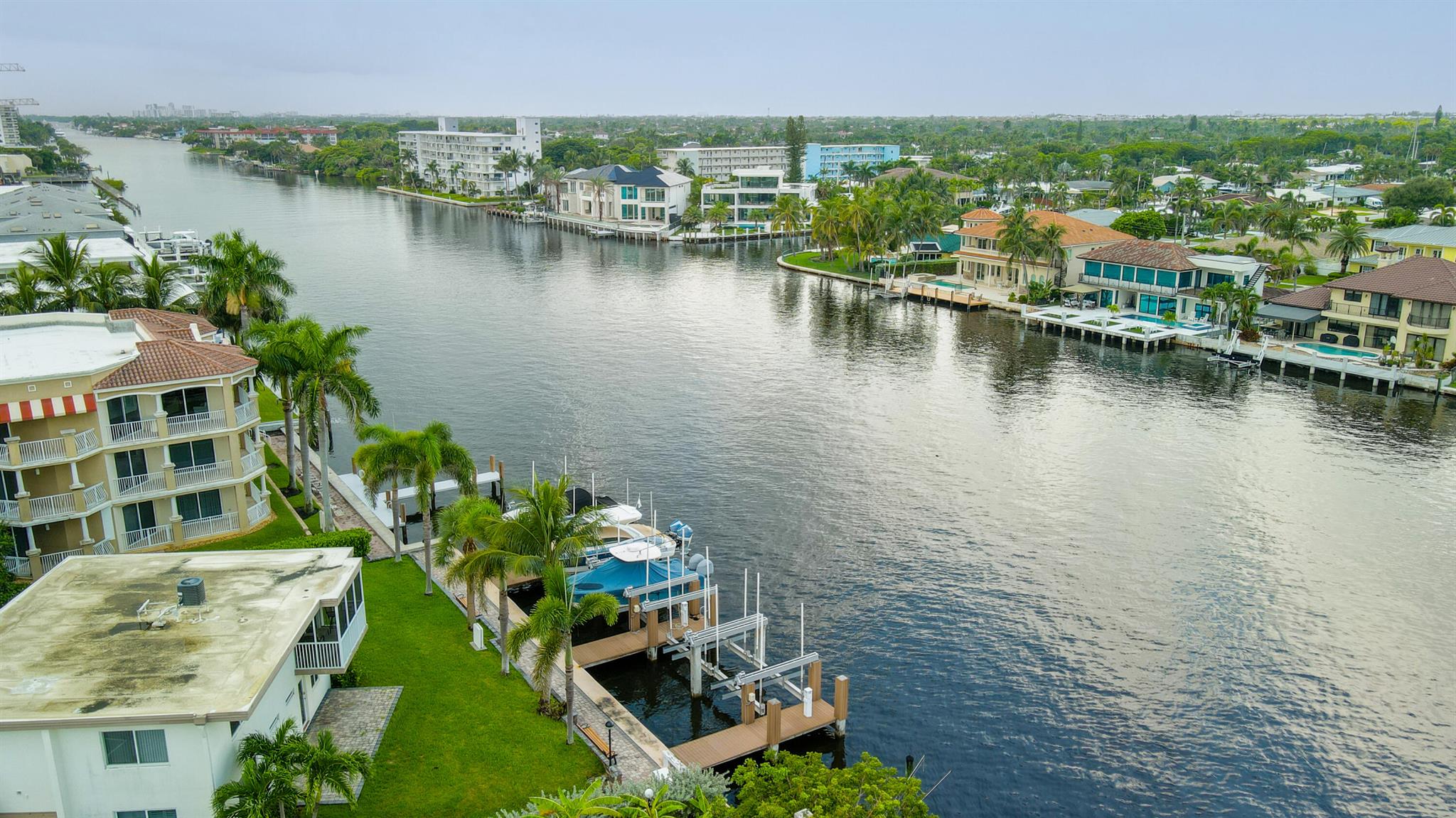 SHORELAND - Residential