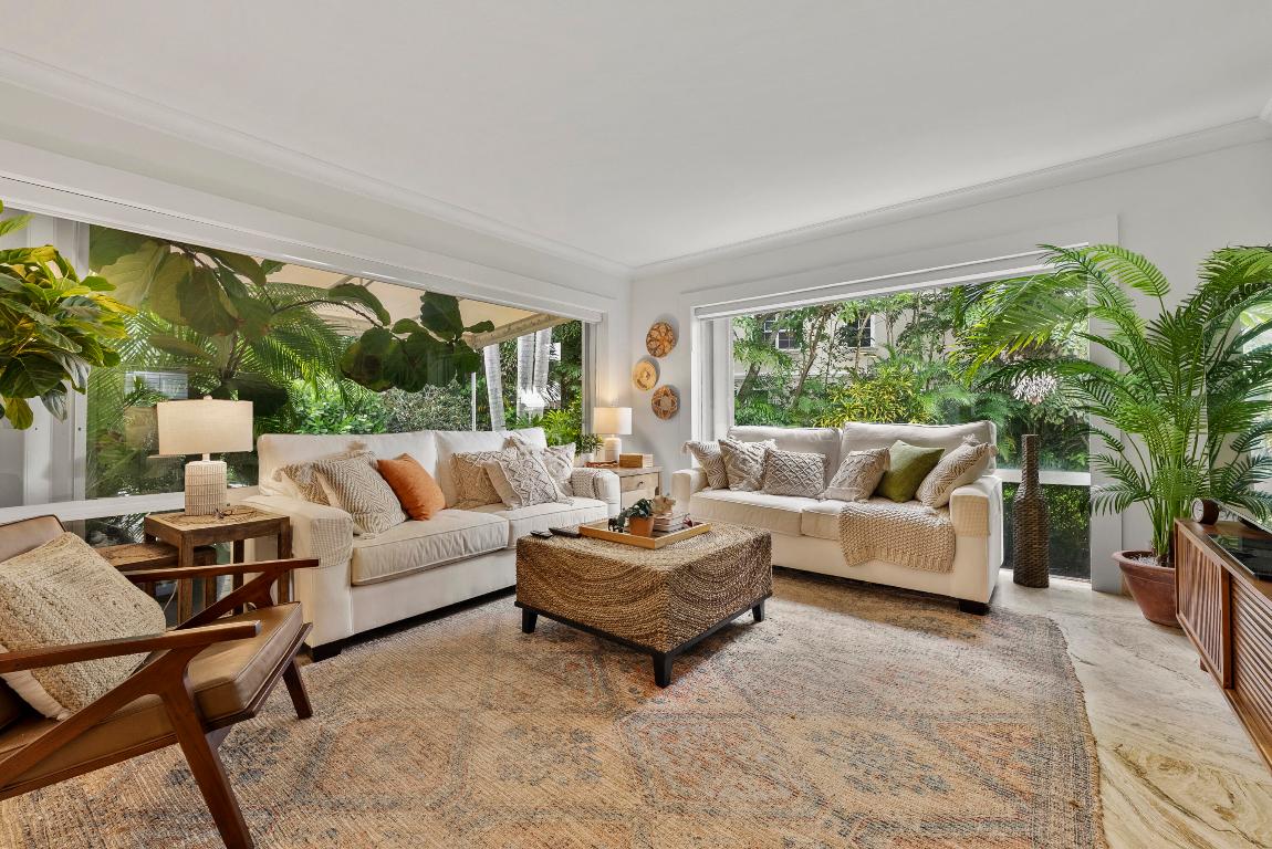 SHORELAND - Residential