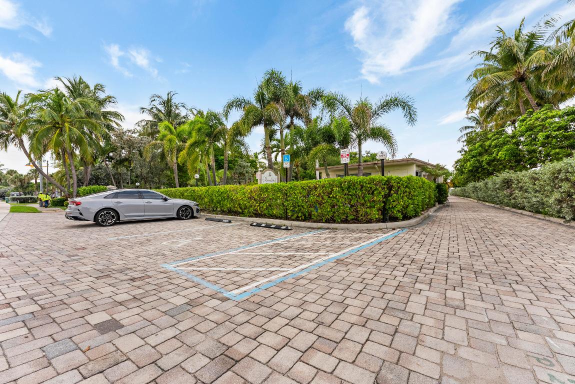 SHORELAND - Residential