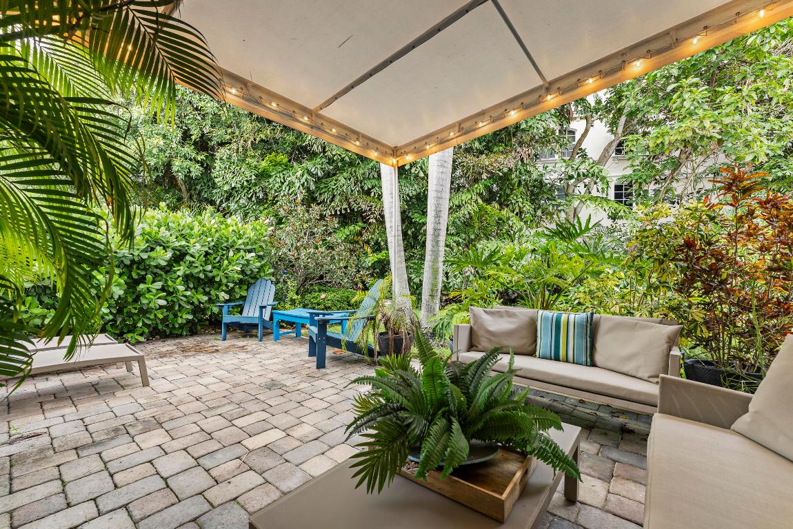 SHORELAND - Residential