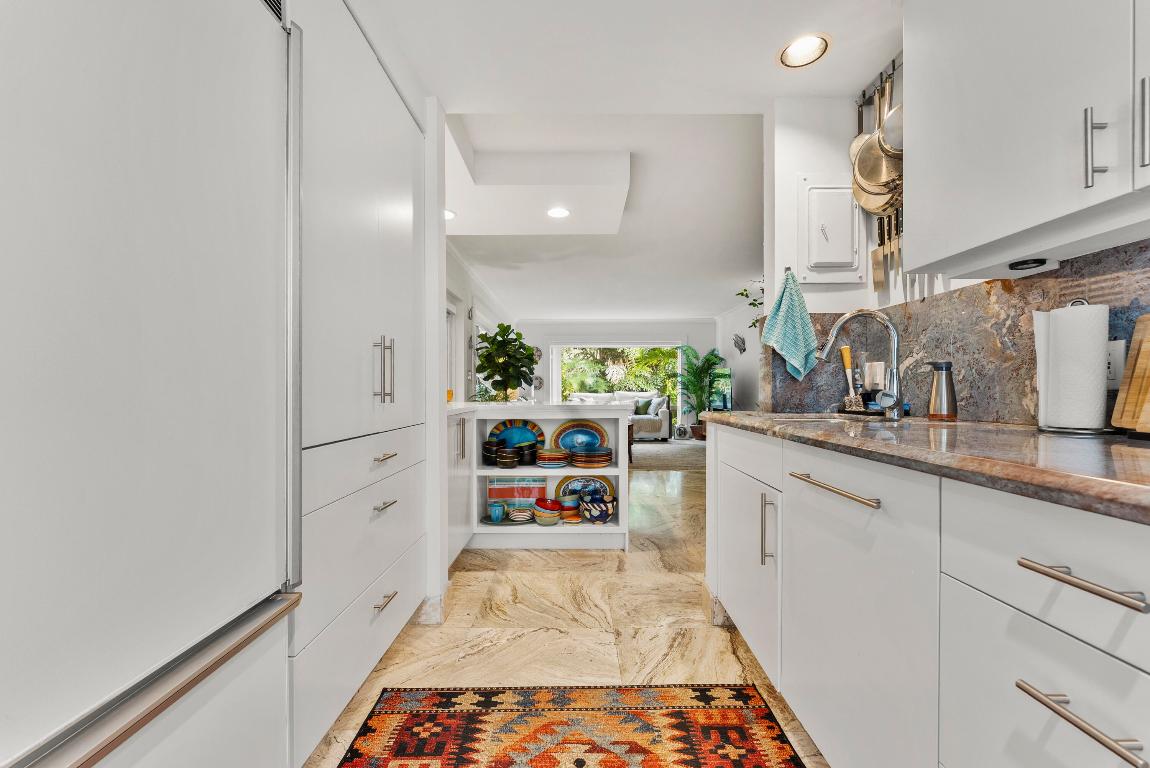 SHORELAND - Residential