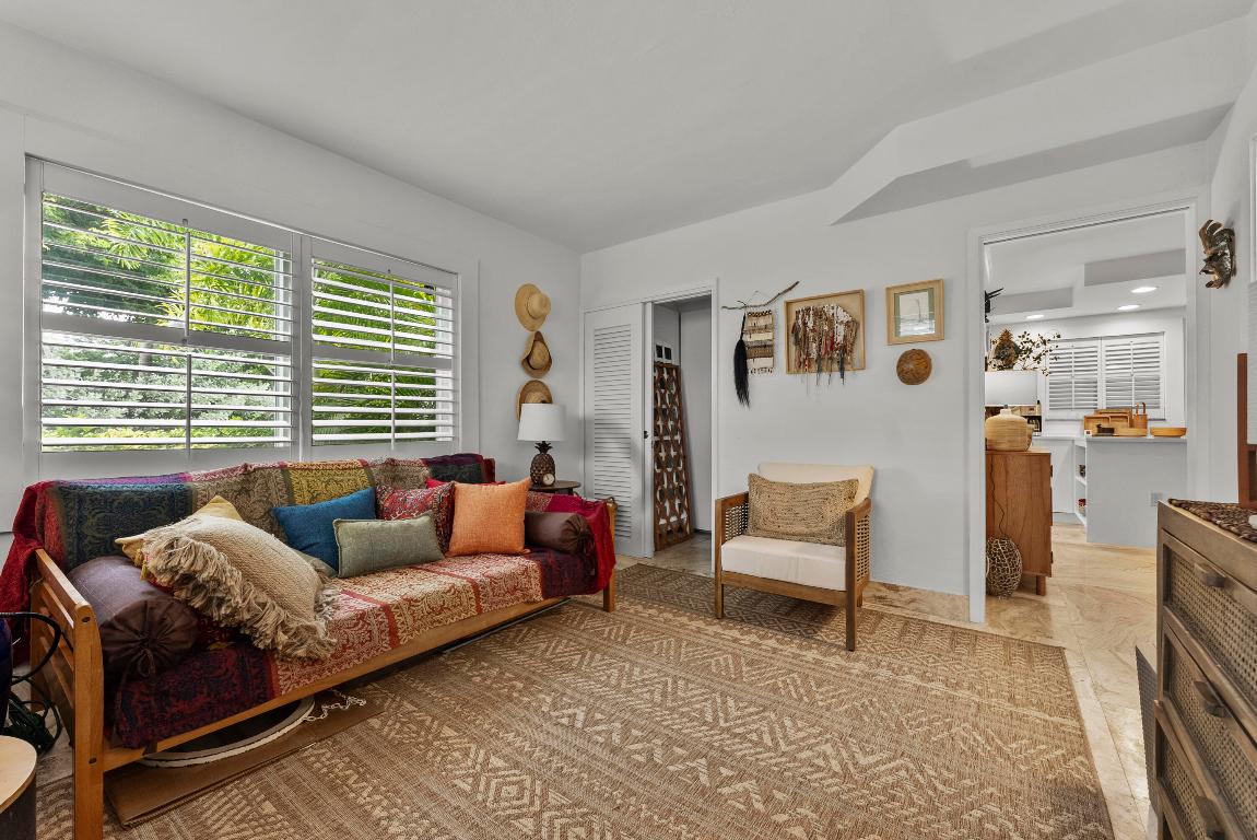 SHORELAND - Residential