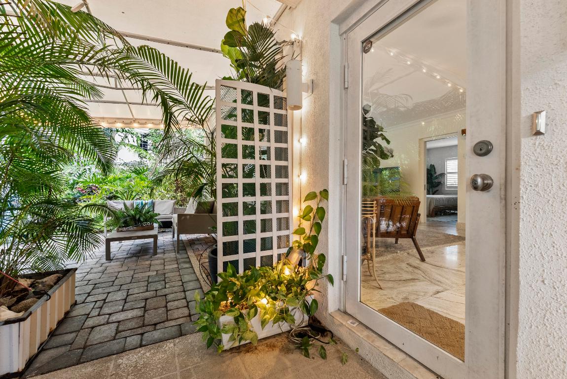 SHORELAND - Residential