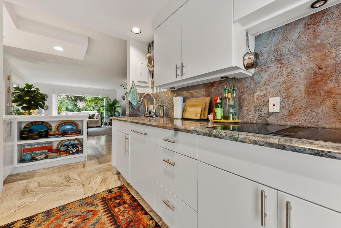 SHORELAND - Residential