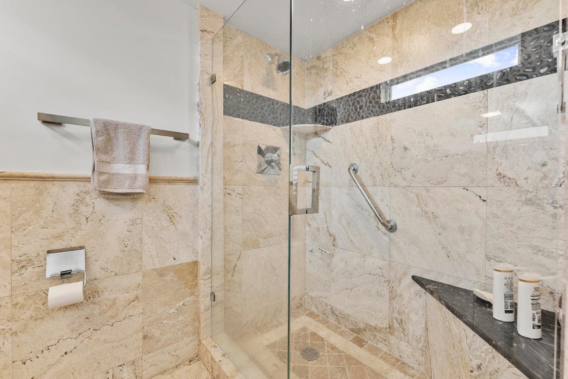 SHORELAND - Residential