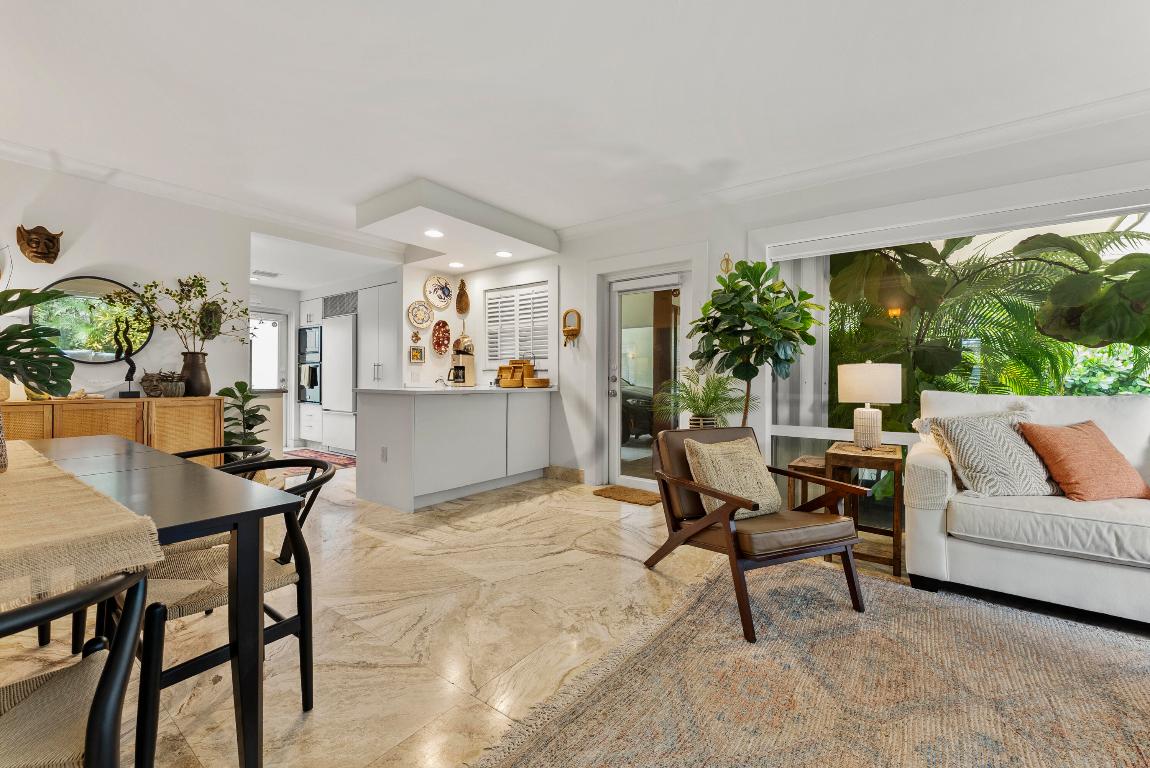 SHORELAND - Residential