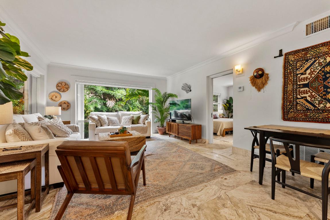 SHORELAND - Residential